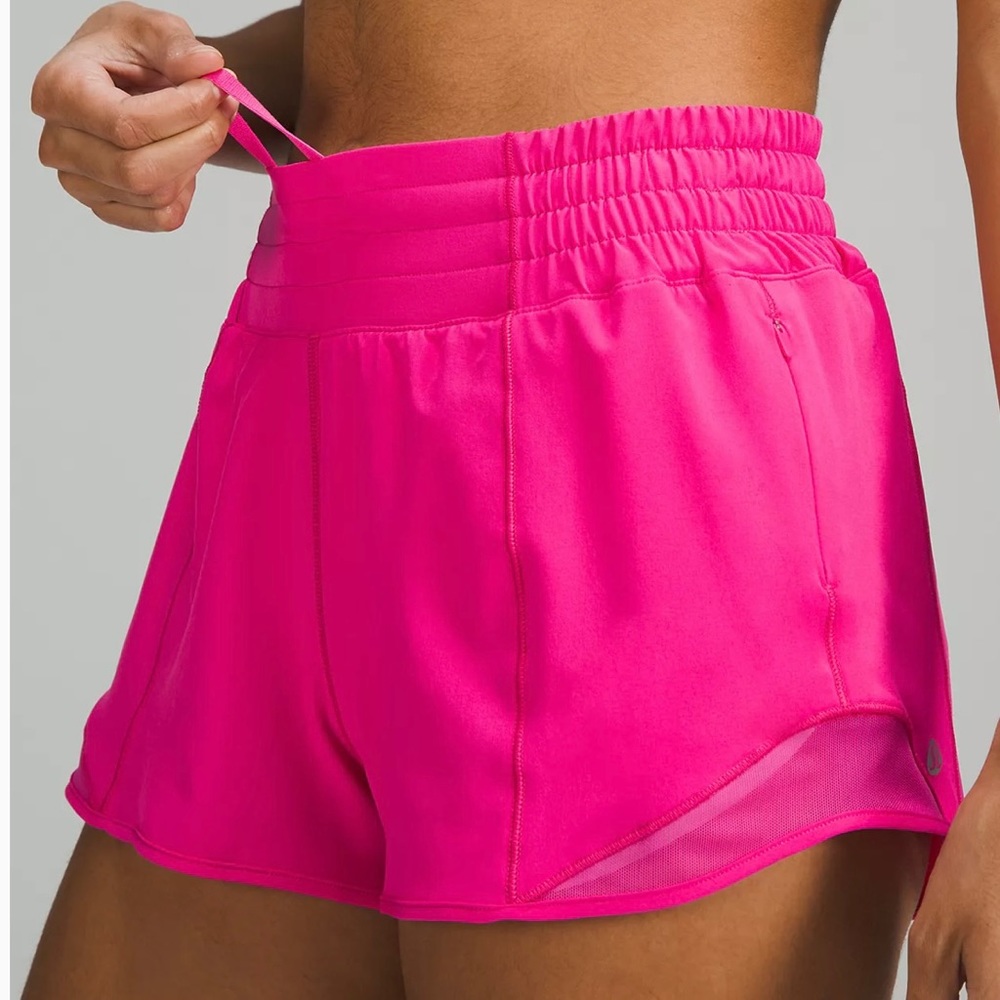 Lululemon - Sonic Pink - Hotty Hot Shorts - 2.5 inseam